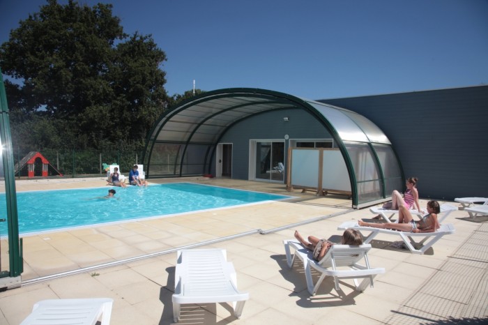 Le camping les Rulières est ouvert à l’année et il dispose d’une piscine couverte