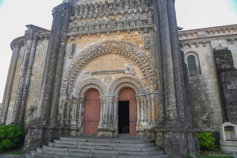 Ornement de la façade de l'église