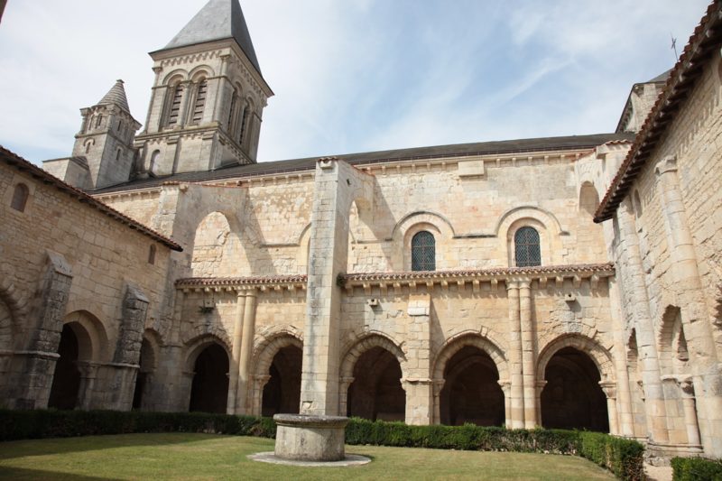 Abbaye de Nieul sur l'Autise, le cloître