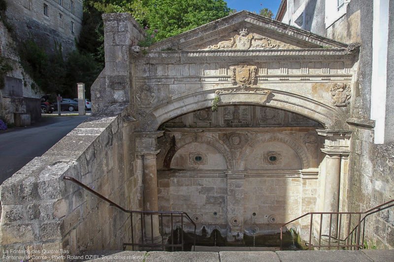 La Fontaine du Tias camping proche de Fontenay le Comte