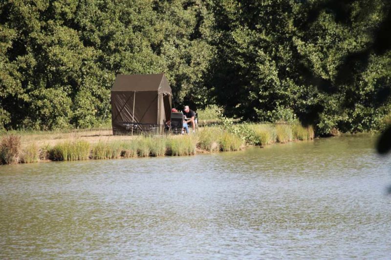 Camping avec pêche en étang privé