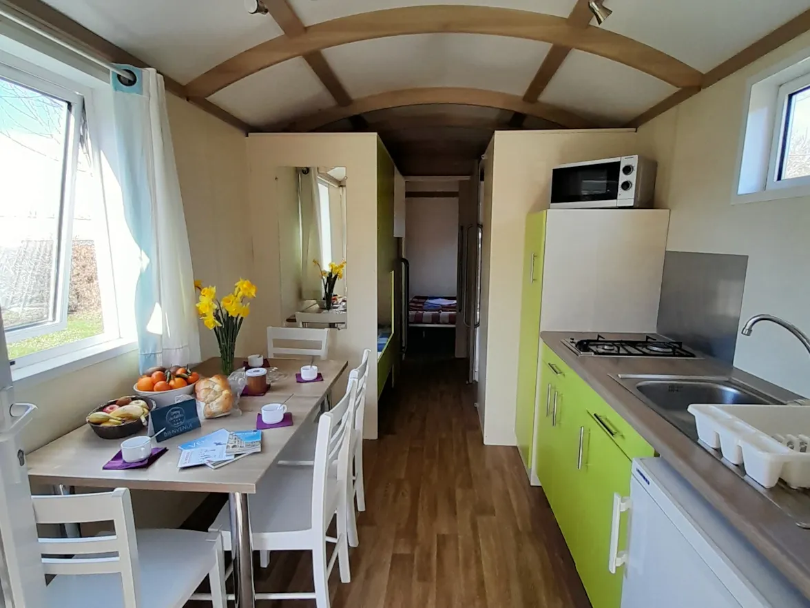 Roulotte des logements insolites du camping L'Étang du Pays blanc à Guérande