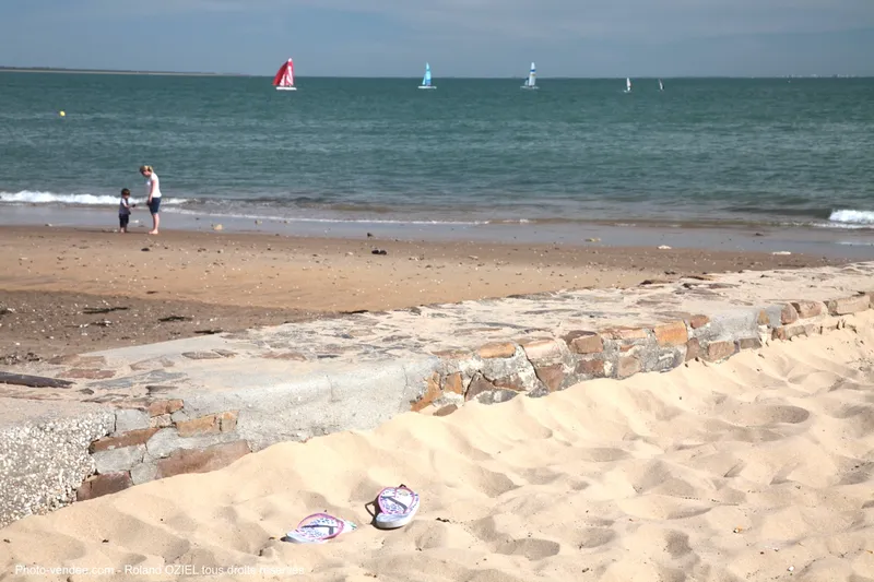 Plage et rocher en Loire-Atlantique